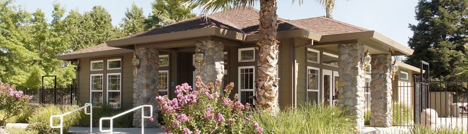 Clubhouse96x275